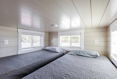 Scenic Retreat: Tiny House with Hot Tub in the Countryside Near Zion National Park, Utah - Apple Valley, Utah - glamping.directory