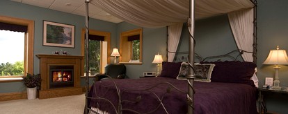 Elegant Suite for Couples near Lake Wisconsin in Baraboo, Wisconsin - Baraboo, Wisconsin - glamping.directory