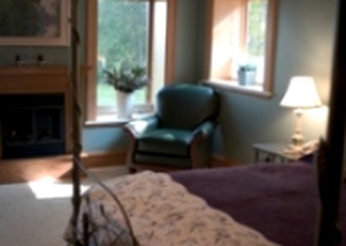 Elegant Suite for Couples near Lake Wisconsin in Baraboo, Wisconsin - Baraboo, Wisconsin - glamping.directory