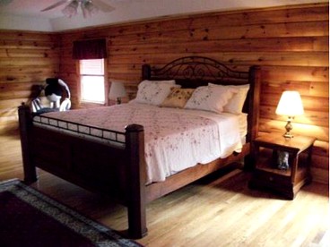 Secluded Cottage Getaway on an Authentic Horse Farm near Hillsville, Virginia - Hillsville, Virginia - glamping.directory