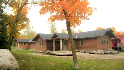 Deluxe Cabin Ideal for Eco-Tourism near Moorhead, Minnesota - glamping.directory