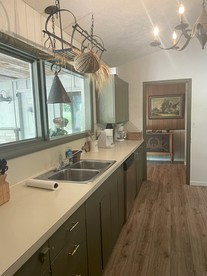 Peaceful Cabin Getaway Overlooking Tuscarawas River Valley in New Philadelphia, Ohio - New Philadelphia, Ohio - glamping.directory