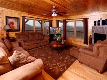 Spacious Cabin in Sevierville, for Relaxing Tennessee Getaways with the Family - Sevierville, Tennessee - glamping.directory