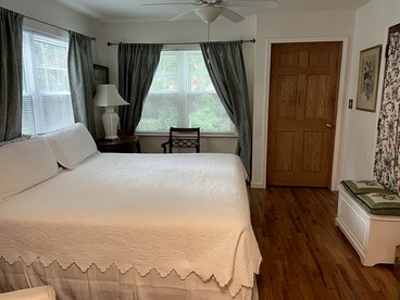 Charming Bed and Breakfast Accommodation near Lake Geneva, Wisconsin - Elkhorn, Wisconsin - glamping.directory