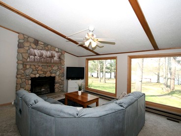 Gorgeous Waterfront Cabin by the Mississippi River near Grand Rapids, Minnesota - Cohasset, Minnesota - glamping.directory