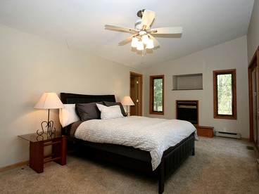 Gorgeous Waterfront Cabin by the Mississippi River near Grand Rapids, Minnesota - Cohasset, Minnesota - glamping.directory