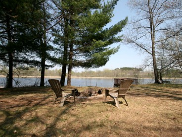 Gorgeous Waterfront Cabin by the Mississippi River near Grand Rapids, Minnesota - Cohasset, Minnesota - glamping.directory
