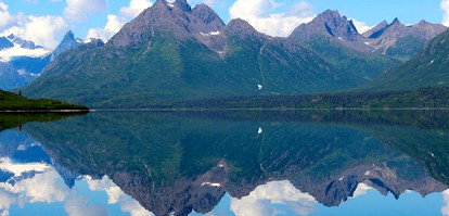 Cozy Fishing Cabin for Two near the Katmai National Park, Alaska - Dillingham, Alaska - glamping.directory