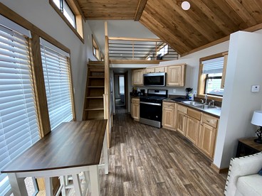 Fabulous Tiny Cottage with Lofted and Fully Equipped Interior in Colorado - Oak Creek, Colorado - glamping.directory