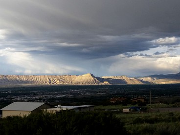 Cozy Cottage Rental with Incredible Views near Grand Junction, Colorado - Grand Junction, Colorado - glamping.directory