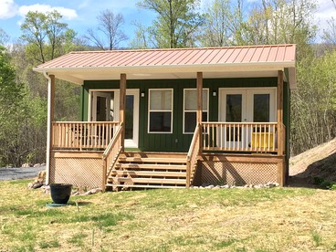 Cozy Cabin in the Idyllic Blue Ridge Mountains, Virginia - glamping.directory
