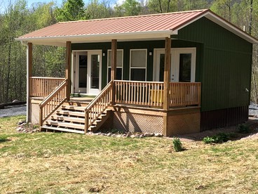 Cozy Cabin in the Idyllic Blue Ridge Mountains, Virginia - Troutdale, Virginia - glamping.directory
