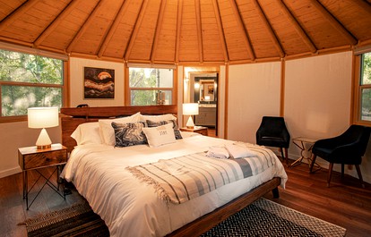 Stunning Yurt Rental in Texas Ideal for a Romantic Getaway near Austin - Bastrop , Texas - glamping.directory