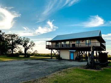 Delightful Top Cabin with Amazing Views from the Deck in Louisiana - glamping.directory