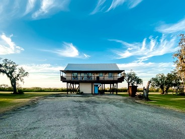 Delightful Top Cabin with Amazing Views from the Deck in Louisiana - Cypremort Point, Louisiana - glamping.directory