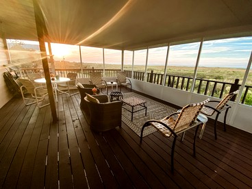 Delightful Top Cabin with Amazing Views from the Deck in Louisiana - Cypremort Point, Louisiana - glamping.directory