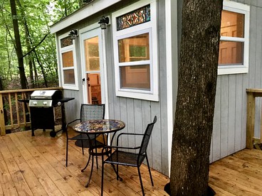 Glamping Tree House on an Impressive Property in Norwich, Connecticut - Bozrah, Connecticut - glamping.directory