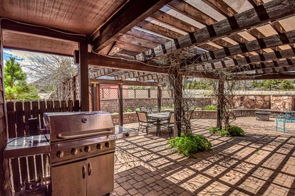 Unique Vacation Rental with Panoramic Mountain Views and Fantastic Backyard Patio in Flagstaff, Arizona - Flagstaff, Arizona - glamping.directory