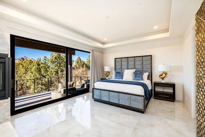 Stunning, Luxury Vacation Rental with Hot Tub and Mountain Views in Sedona, Arizona - Sedona, Arizona - glamping.directory