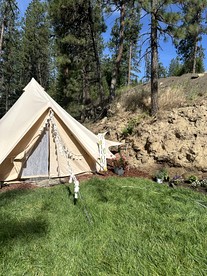 Cozy Glamping Retreat on Wildflower Farm near Coeur d’Alene, Idaho - Coeur d'Alene, Idaho - glamping.directory