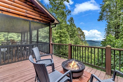 Cozy Mountain Cabin with Long-Range Views near Waterfall Park in Old Fort, NC - Old Fort, North Carolina - glamping.directory