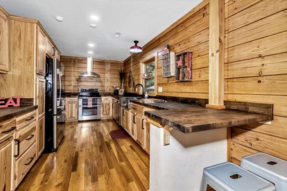 Cozy Mountain Cabin with Long-Range Views near Waterfall Park in Old Fort, NC - Old Fort, North Carolina - glamping.directory