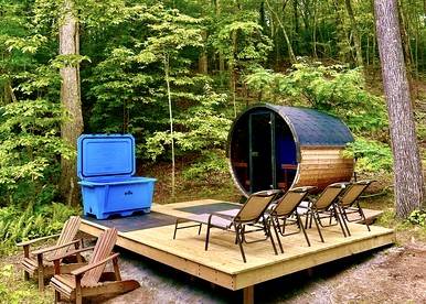Dreamy Tree House Getaway for a Romantic Retreat - Copperhill, Tennessee - glamping.directory
