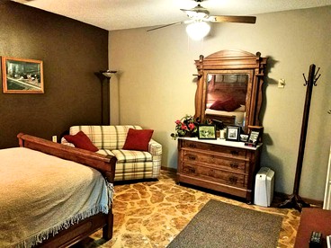 Comfortable Room Rental for a Vacation in Poweshiek County, Iowa - Montezuma, Iowa - glamping.directory