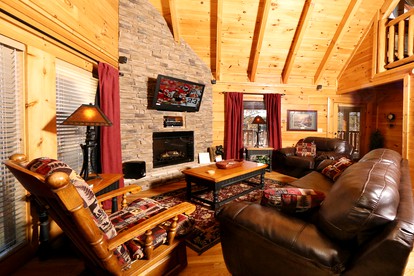 Lovely Cabin with Pool Table, Hot-Tub and Pool in Sevierville, Tennessee - Sevierville, Tennessee - glamping.directory