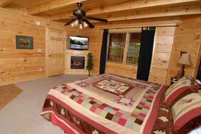 Lovely Cabin with Pool Table, Hot-Tub and Pool in Sevierville, Tennessee - Sevierville, Tennessee - glamping.directory