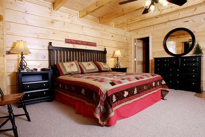 Lovely Cabin with Pool Table, Hot-Tub and Pool in Sevierville, Tennessee - Sevierville, Tennessee - glamping.directory