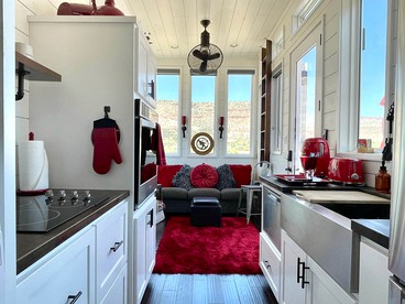 The Ark Tiny House near Zion National Park, Utah - La Verkin, Utah - glamping.directory