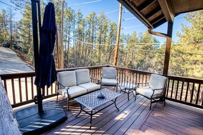 Incredible Log Cabin with Gorgeous Sights in Pinetop, Arizona - glamping.directory