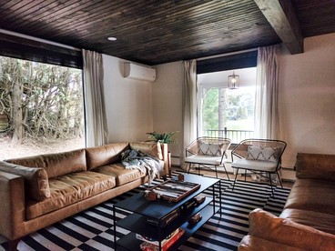 Elegant Cabin with Spacious Large Yard Ideal for Kids in NY - Lake Placid, New York - glamping.directory
