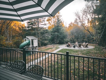 Elegant Cabin with Spacious Large Yard Ideal for Kids in NY - Lake Placid, New York - glamping.directory
