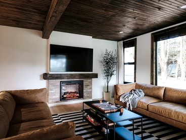 Elegant Cabin with Spacious Large Yard Ideal for Kids in NY - Lake Placid, New York - glamping.directory