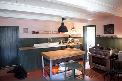 Unique Farmhouse Accommodation for an Unforgettable Getaway near Woodstock, New York - Saugerties, New York - glamping.directory