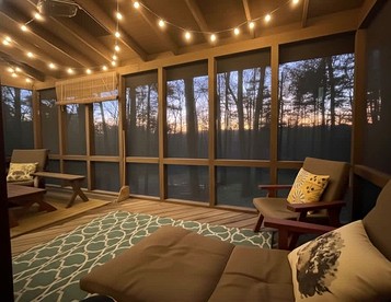 Peaceful Rustic Hideaway with Hot Tub, Fire Pit & Scenic Views in Berkeley Springs, West Virginia - Berkeley Springs , West Virginia - glamping.directory