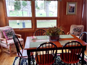 Beautiful Lake Cottage Along the Shores of Sturgeon Bay in Wisconsin - Sturgeon Bay, Wisconsin - glamping.directory