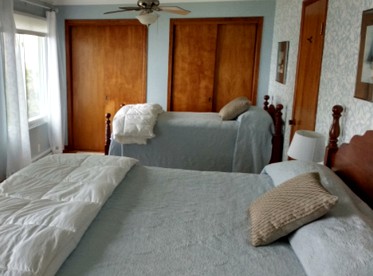 Beautiful Lake Cottage Along the Shores of Sturgeon Bay in Wisconsin - Sturgeon Bay, Wisconsin - glamping.directory