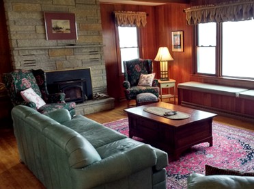 Beautiful Lake Cottage Along the Shores of Sturgeon Bay in Wisconsin - Sturgeon Bay, Wisconsin - glamping.directory