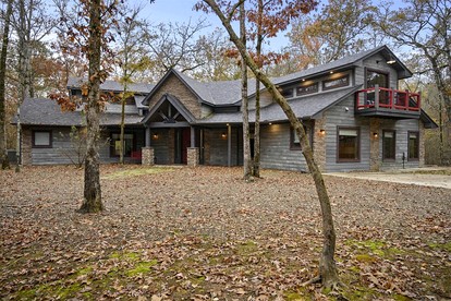Stunning Cabin with Games Perfect for Families in Broken Bow, Oklahoma - Broken Bow, Oklahoma - glamping.directory
