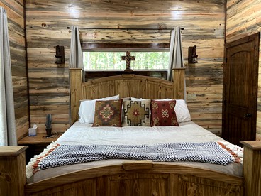 Luxury Glamping in Oklahoma near Mountain Fork Lake, Ideal for Family Vacations - Broken Bow, Oklahoma - glamping.directory