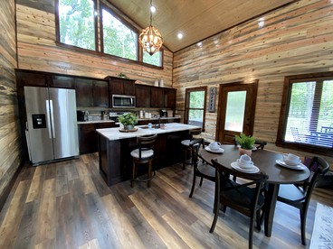 Luxury Glamping in Oklahoma near Mountain Fork Lake, Ideal for Family Vacations - Broken Bow, Oklahoma - glamping.directory