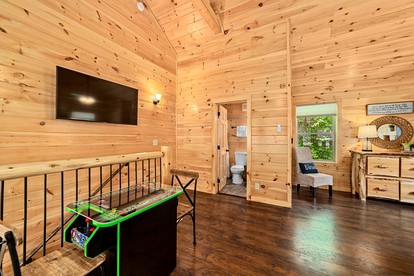 Couple's Glamping Cabin for a Romantic Escape in Pigeon Forge - Pigeon Forge, Tennessee - glamping.directory