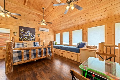 Couple's Glamping Cabin for a Romantic Escape in Pigeon Forge - Pigeon Forge, Tennessee - glamping.directory