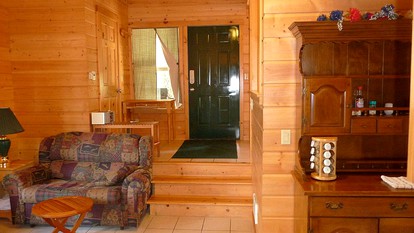 Waterfront Cabin Rental with a Full Kitchen on Orcas Island in Washington - Eastsound, Washington - glamping.directory