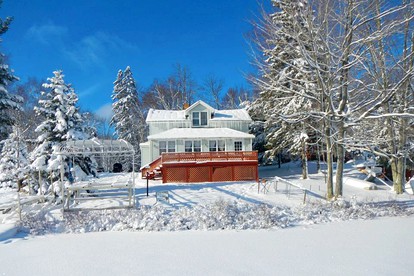 Spacious Cottage Rental with a Fire Pit and Fabulous Views in Summit Lake, Wisconsin - Summit Lake, Wisconsin - glamping.directory