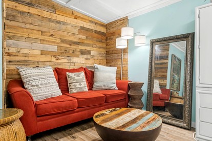 Charming Cottage Nestled Amidst Trees Close to Beach in Panama City Beach, Florida - Panama City Beach, Florida - glamping.directory