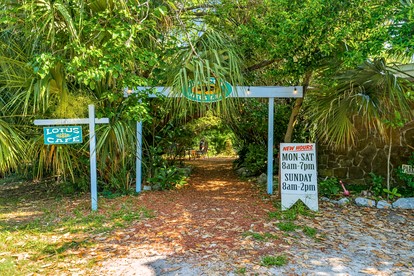 Charming Cottage Nestled Amidst Trees Close to Beach in Panama City Beach, Florida - Panama City Beach, Florida - glamping.directory
